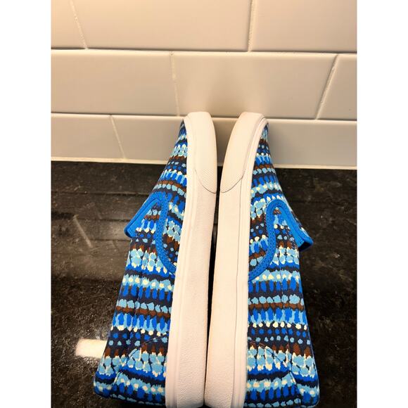 Vera Bradley Women's Canvas Patterned Slip-On Sneakers Casual Blue and Brown 10 - Picture 9 of 11